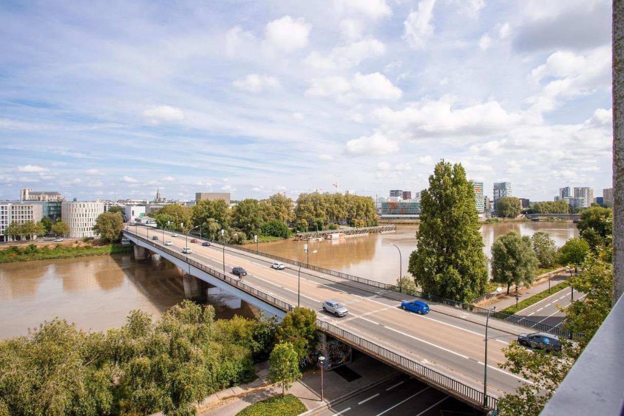Escapade Sur L'Ile De Nantes Avec Vue Sur La Loire Apartment Bagian luar foto